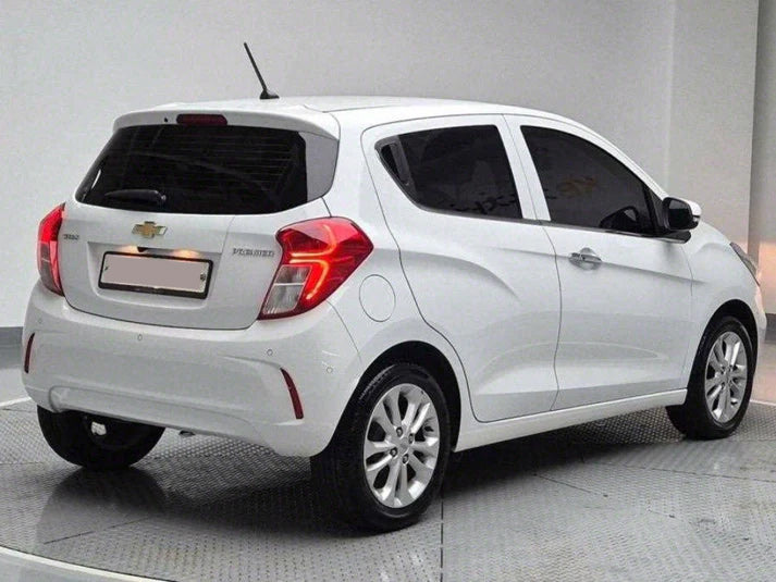 Chevrolet Spark Premier 2021 White